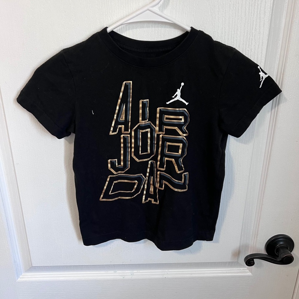 Jordan Boys Black Gold Graphic T-Shirt Size 6 Jumpman Logo C820-023 Short Sleeve